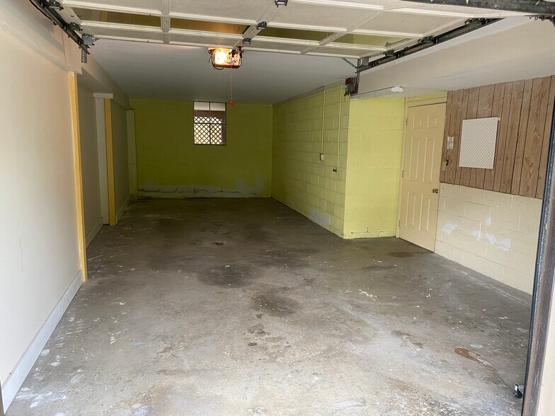 dedicated garage + 2 off street parking spaces - 817 Elysian Ave