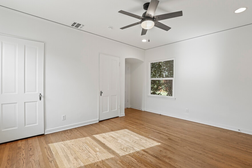 Building Photo - 1524 Coolidge Ave