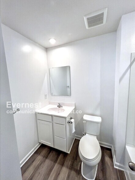 Building Photo - 116 Makayla Dr