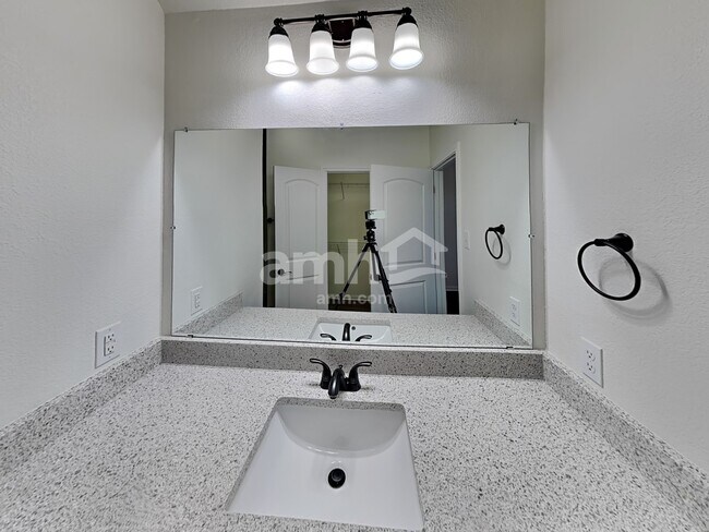 Building Photo - 6292 Begonia