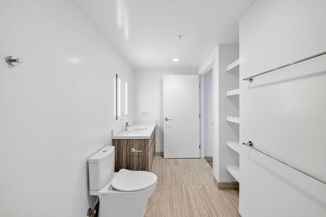 Building Photo - 1500 Rycroft St