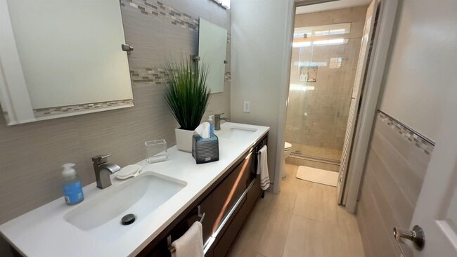 Building Photo - 2270 Tamarisk Ct