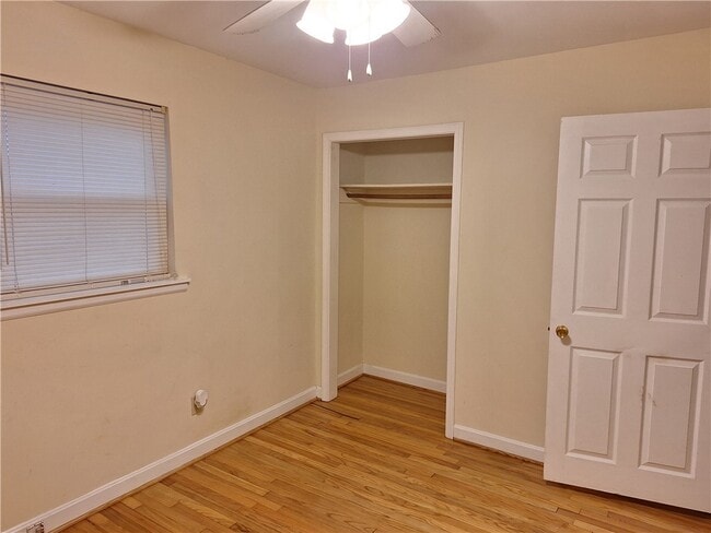 Building Photo - 614 Dr Mitchell Rd