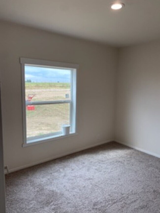 Building Photo - New Home on 1 Acre with a View