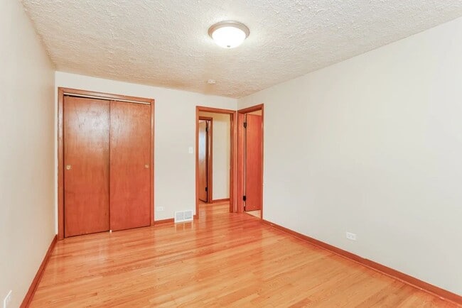 Building Photo - 10020 Mulberry Ave