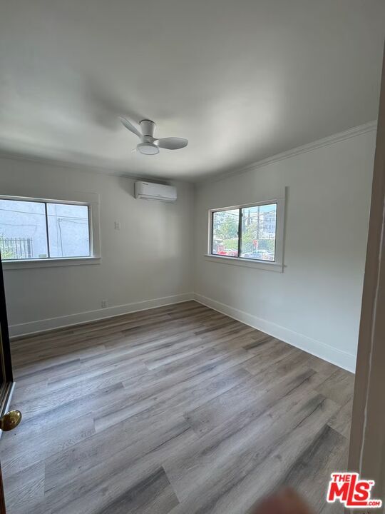 Building Photo - 1536 N Mariposa Ave