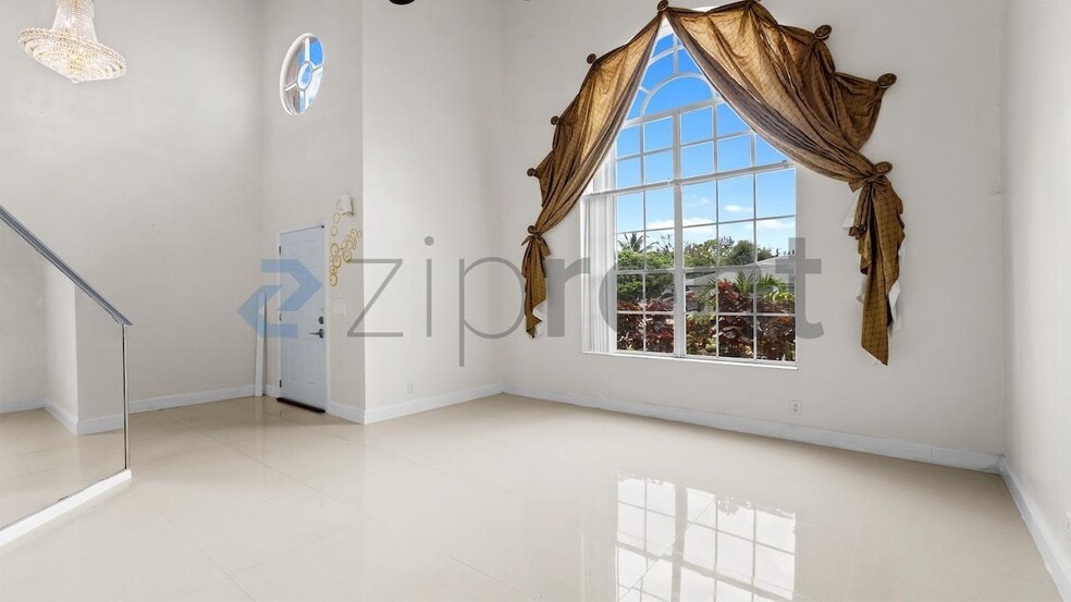 Building Photo - Unit
