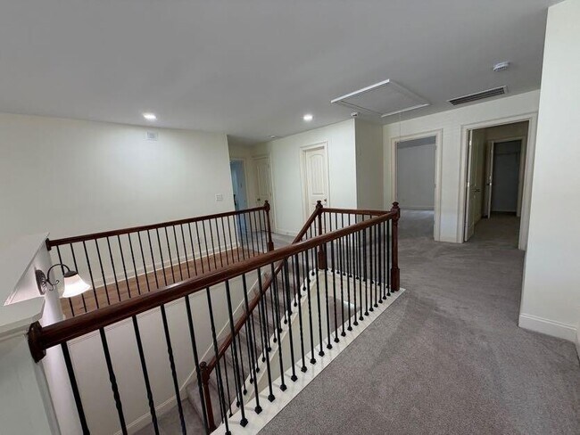 Building Photo - 4805 Carriage Bridge Ln