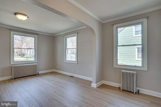 Building Photo - 859 N Abingdon St