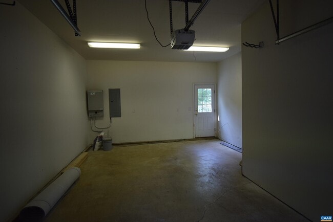 Building Photo - 19 Woodlawn Dr