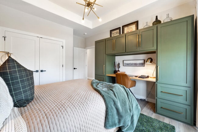 Building Photo - 1820 Horseshoe Ln