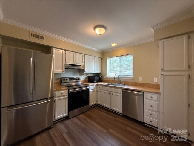 Building Photo - 3240 Heathstead Place