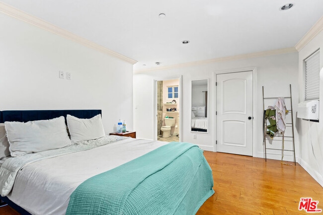 Building Photo - 4183 Commonwealth Ave