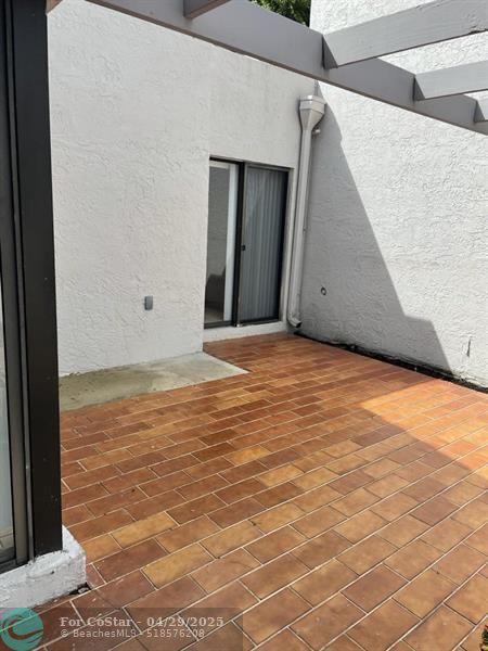 Building Photo - 780 NW 106th Ave