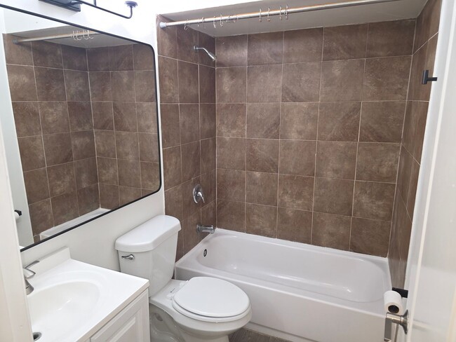 Building Photo - 4 Bed 2 Bath Home Near Baldwin & Winter Park