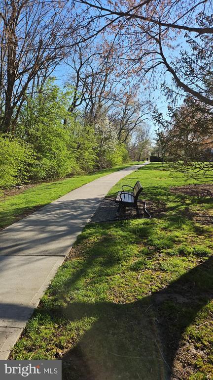 Building Photo - 909 Ravens Crest Dr