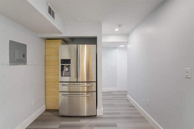 Building Photo - 1800 NW 24th Ave