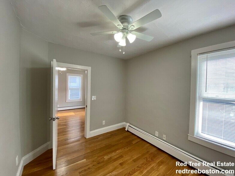 Building Photo - 32 Elmer St