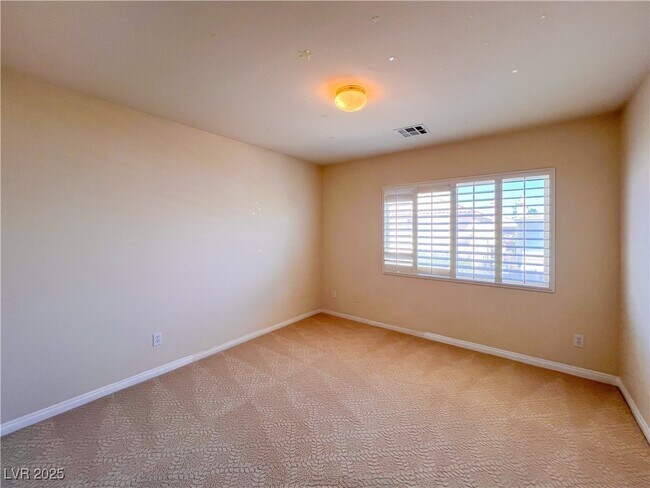 Building Photo - 6586 Shadow Cove Ave