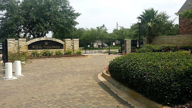 Building Photo - 2811 Willow Fork Dr