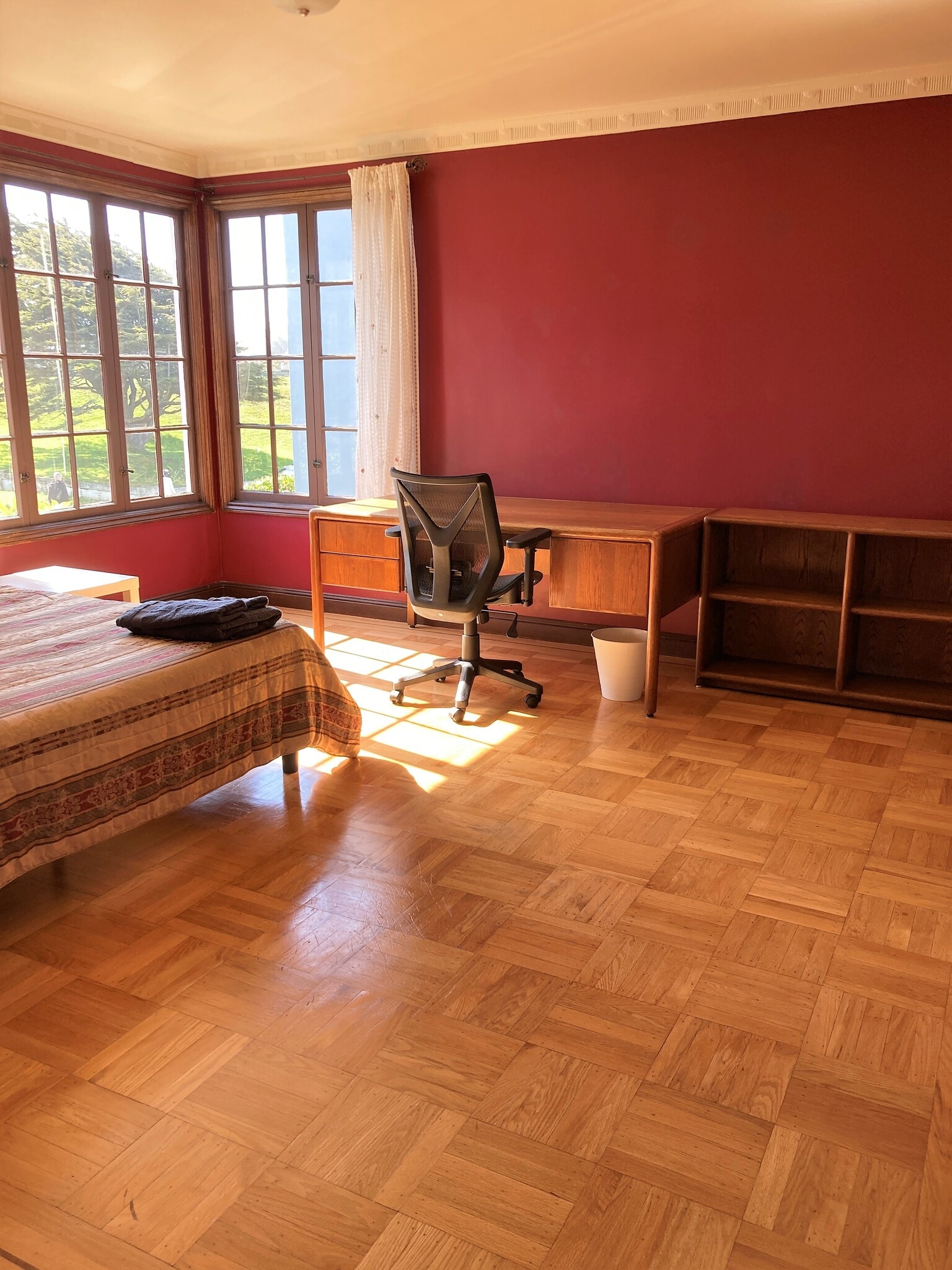 15'x14' Panoramic Bedroom 1 - Queen Bed - 2919 23rd Ave