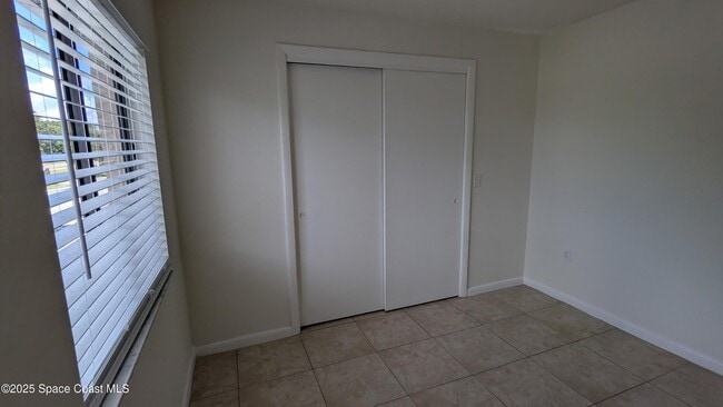 Building Photo - 215 San Juan Cir