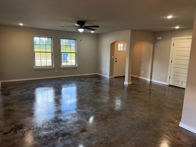 Building Photo - 1407 Crescent Bentonville Crescent