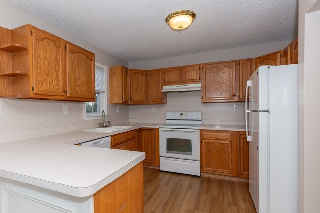 Building Photo - 3 bed/2 bath Single Family Home in Martins...