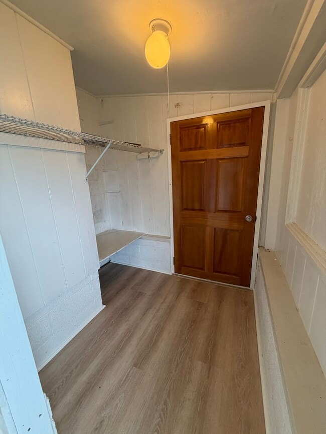 Building Photo - 3 BDRM/1 BATH with Ohana Unit