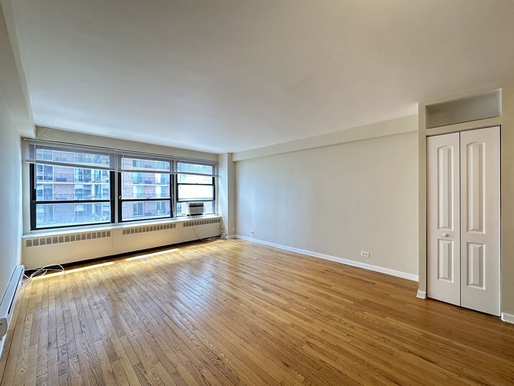 Building Photo - 4180 N Marine Dr