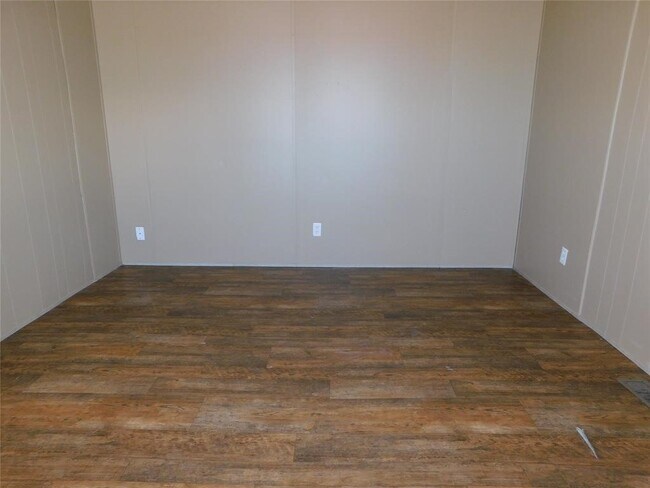 Building Photo - 100 China Gdn Ln