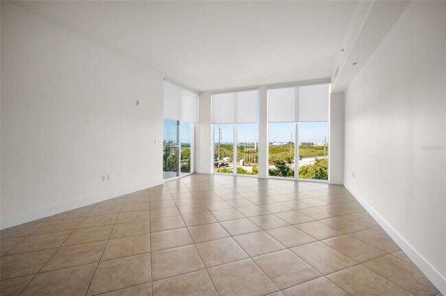 Building Photo - 1375 Beach Rd