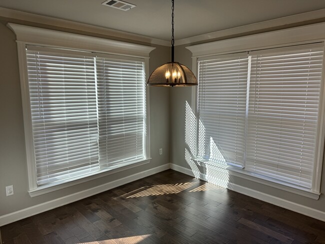 Building Photo - New 4 bedroom 3 bath home in Sherwood