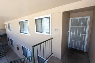 Building Photo - Furnished 2-Bedroom 2-Bathroom Condo at University Heights