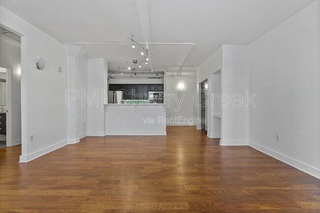 Building Photo - 444 17th St