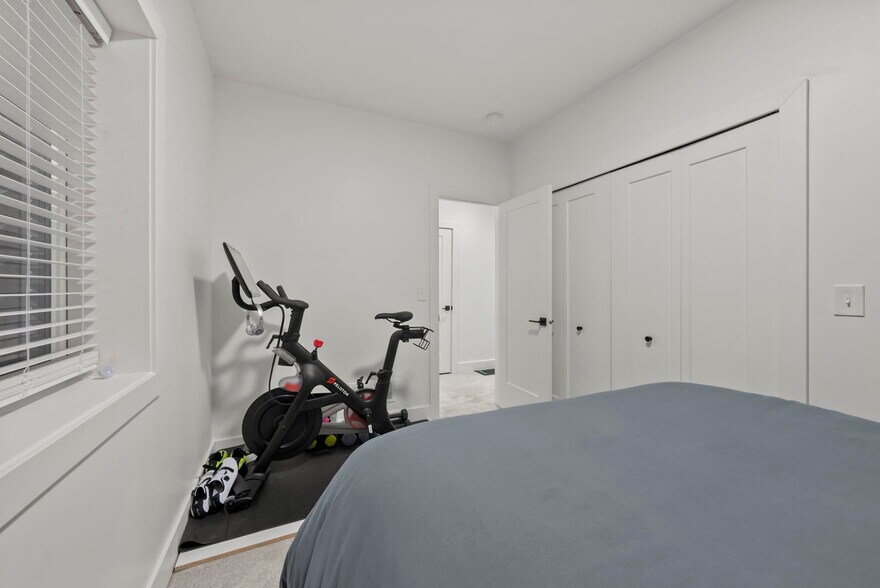 Building Photo - 1205 Hamlet St