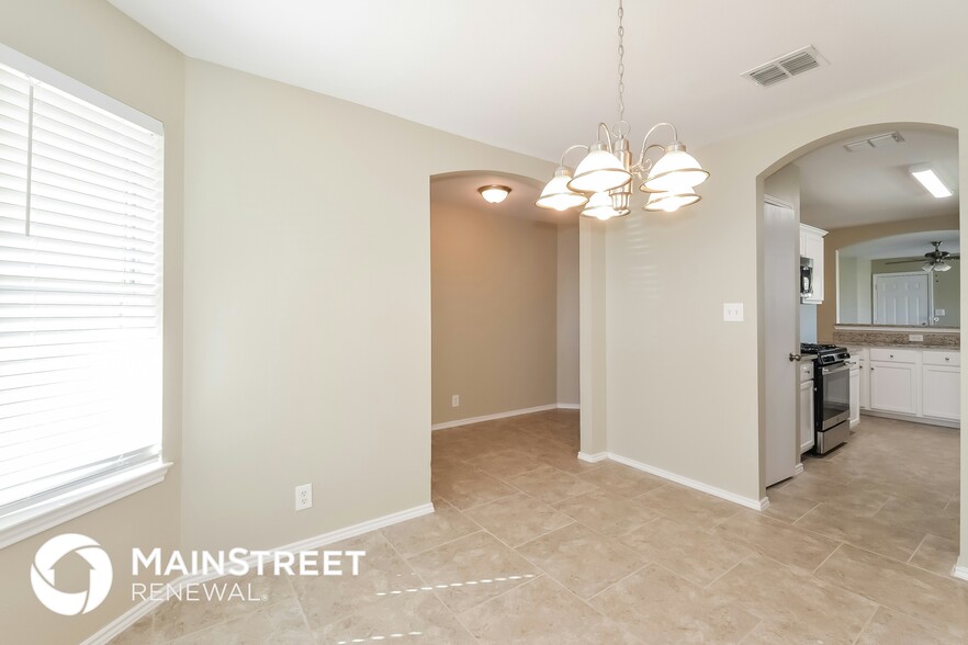 Building Photo - 8439 Chalk Hill Cove