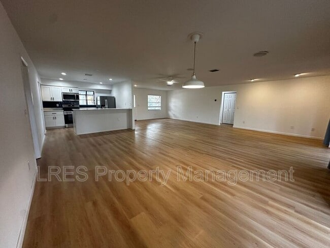 Building Photo - 10647 Deergrass Ln