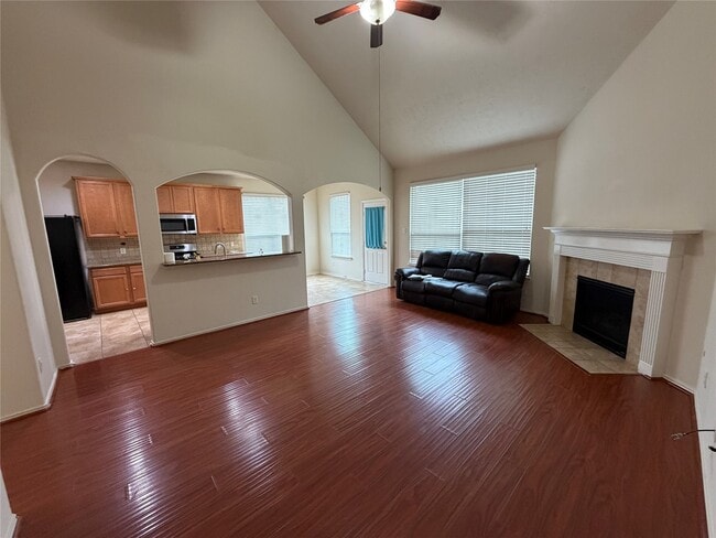 Building Photo - 6826 Pheasant Oak Dr