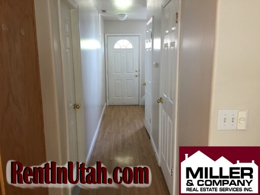 Building Photo - West Jordan Townhouse