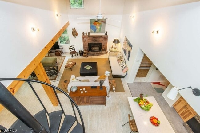 Building Photo - 37 N Rd