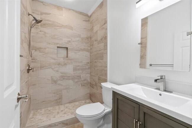 Building Photo - 4209 Whitby Way SE