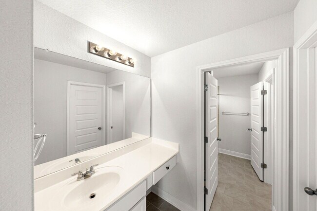 Building Photo - Pools, Waterslides, Fitness Center, Fishing, Splash Pad and MORE!