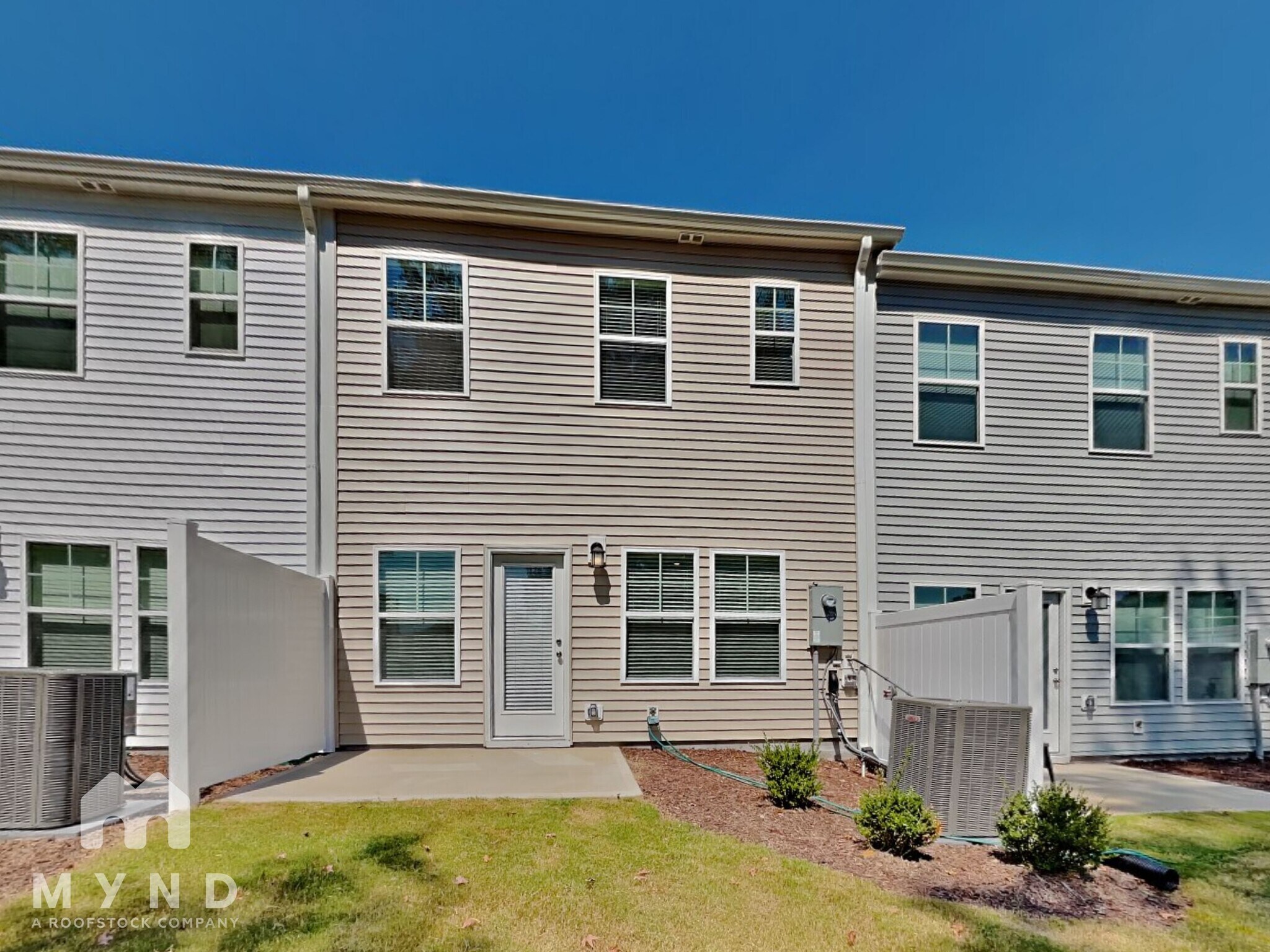 Building Photo - 212 Paramount Dr