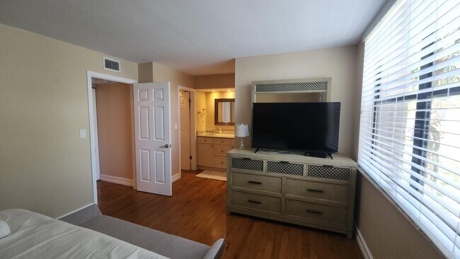 Building Photo - 955 Dotterel Rd