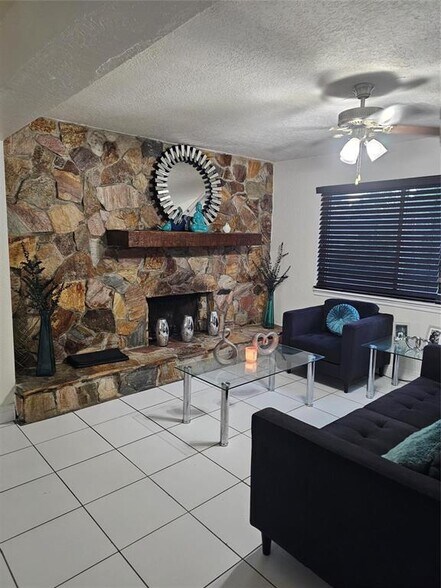 Building Photo - 3340 SW 18th St