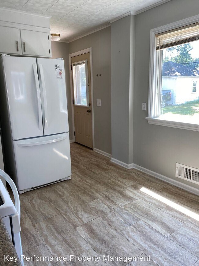 Building Photo - 3 br, 1 bath House - 35 Aragon Ave