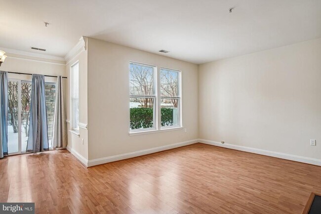 Building Photo - 12824 Clarksburg Square Rd