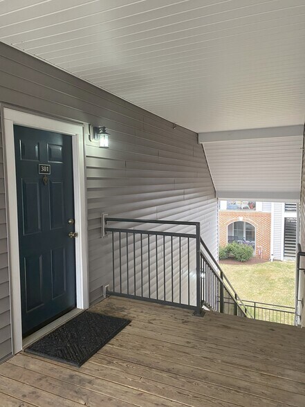 Building Photo - 46628 Drysdale Ter