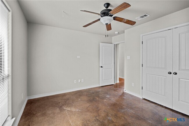 Building Photo - 103 Weeping Willow Ct